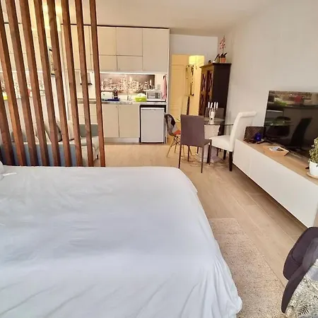 Διαμέρισμα Cozy Next To Plaza Del Ayuntamiento *