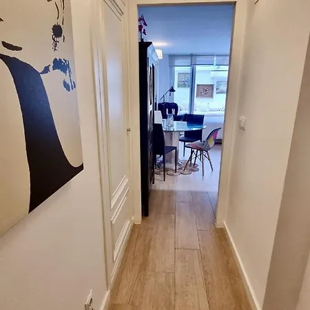 Διαμέρισμα Cozy Next To Plaza Del Ayuntamiento *